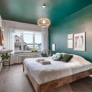Ruim, Rustgevend Glv App Met Warme Kleuraccenten Appartement
