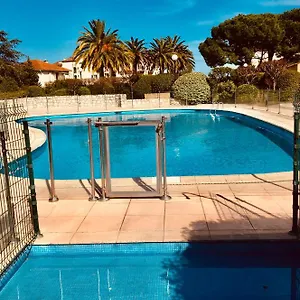 https://antibes-secured-parc-velusine-with-private-parking.fr-provencehotel.com