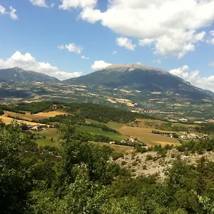 https://gite-au-pied-de-cristayes.fr-provencehotel.com