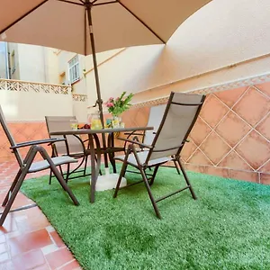 https://holidays2malaga-1-bedroom-apartment-with-sunny-patio.es-andalucia.com